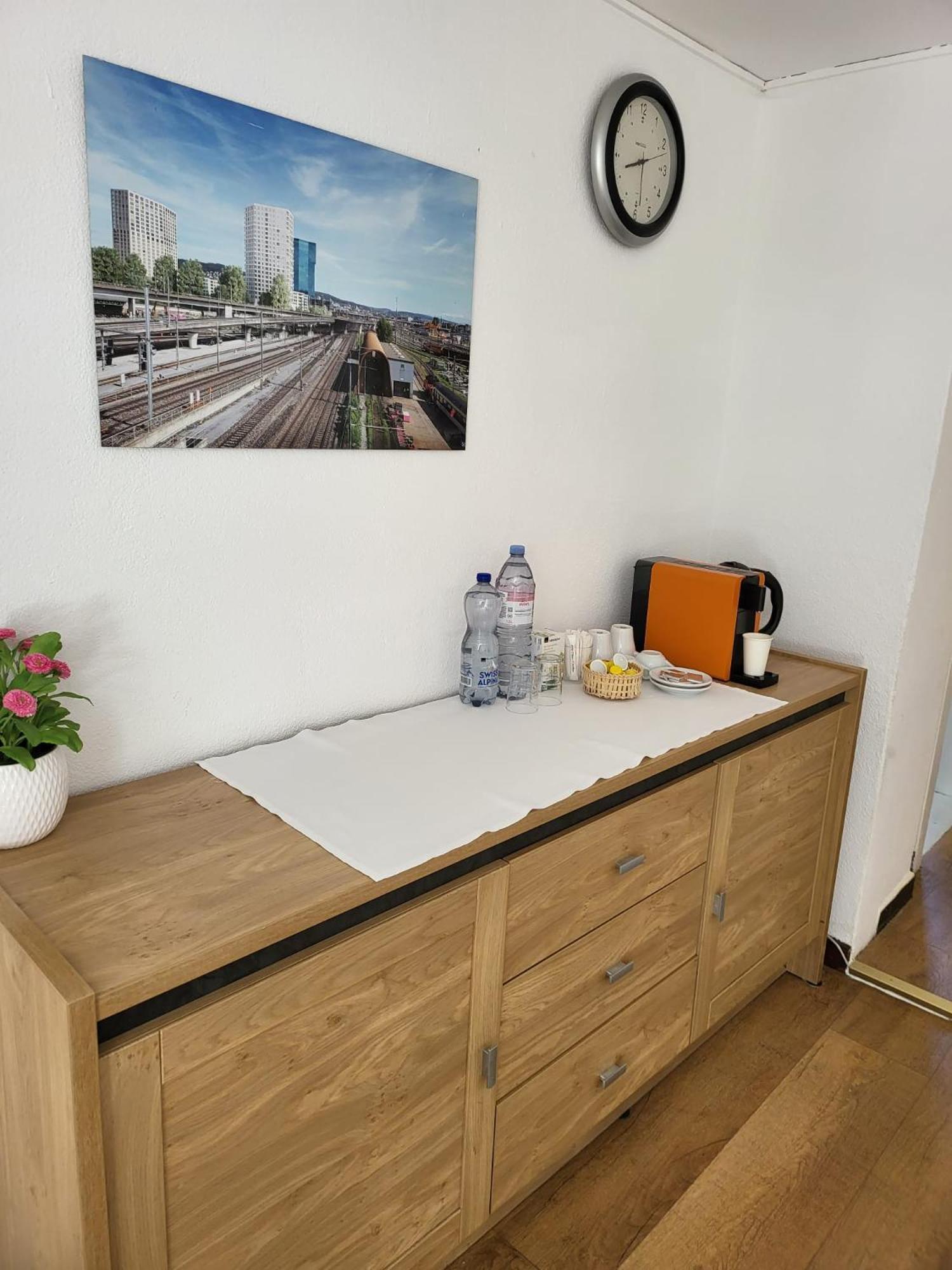 Bastis Central Guesthouse Lucerne City Exterior foto