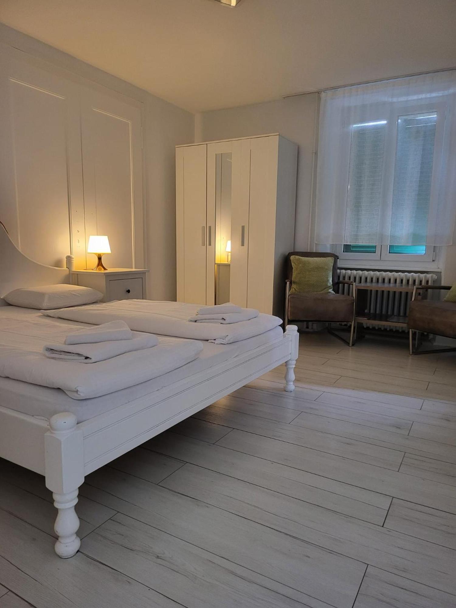 Bastis Central Guesthouse Lucerne City Exterior foto