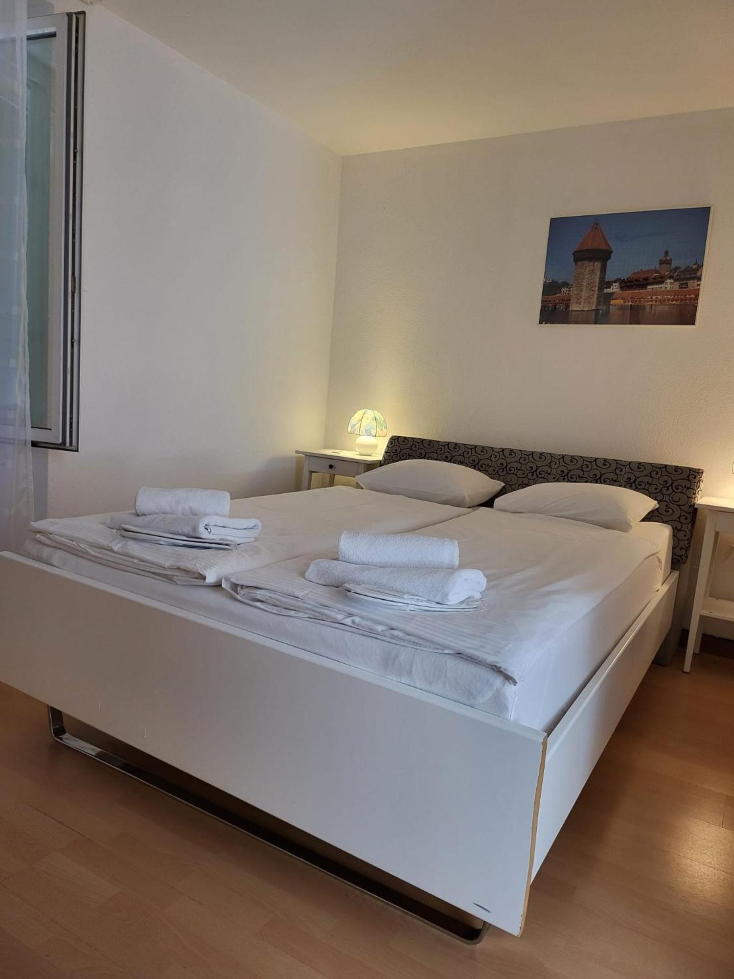 Bastis Central Guesthouse Lucerne City Exterior foto